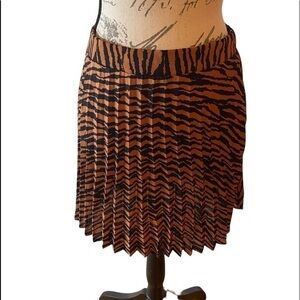 New Look Pleated Mini Tiger Print Skirt Size 10